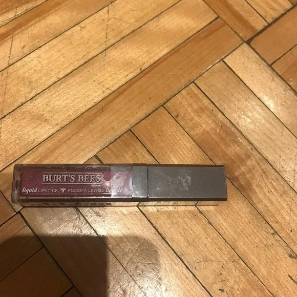 Burt’s bees lipstick nwt​​​​​​​​​​​ - Picture 2 of 4